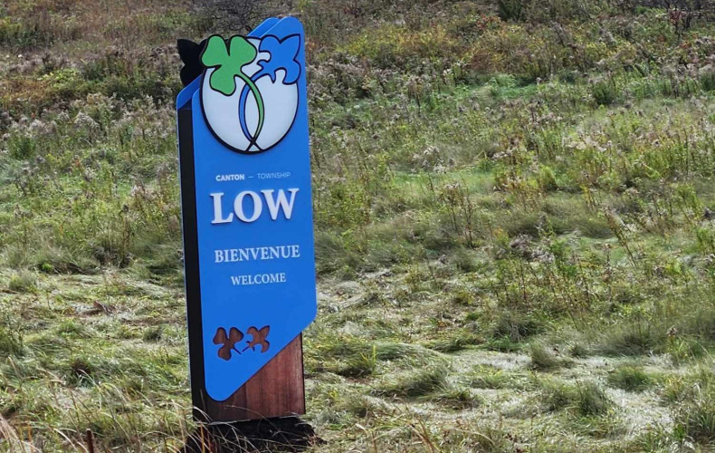 Deux nouvelles enseignes de bienvenue vous accueillent au Canton de Low